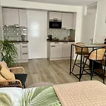 Beautiful Surf Style Studio By The Sea